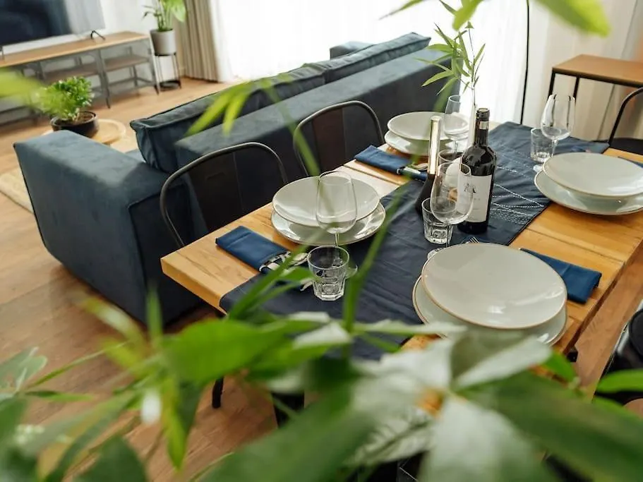 Central 2 Apartment - New Building & Parking Бухарест
