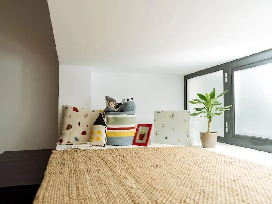 Central 2 Apartment - New Building & Parking Bucharest Romania