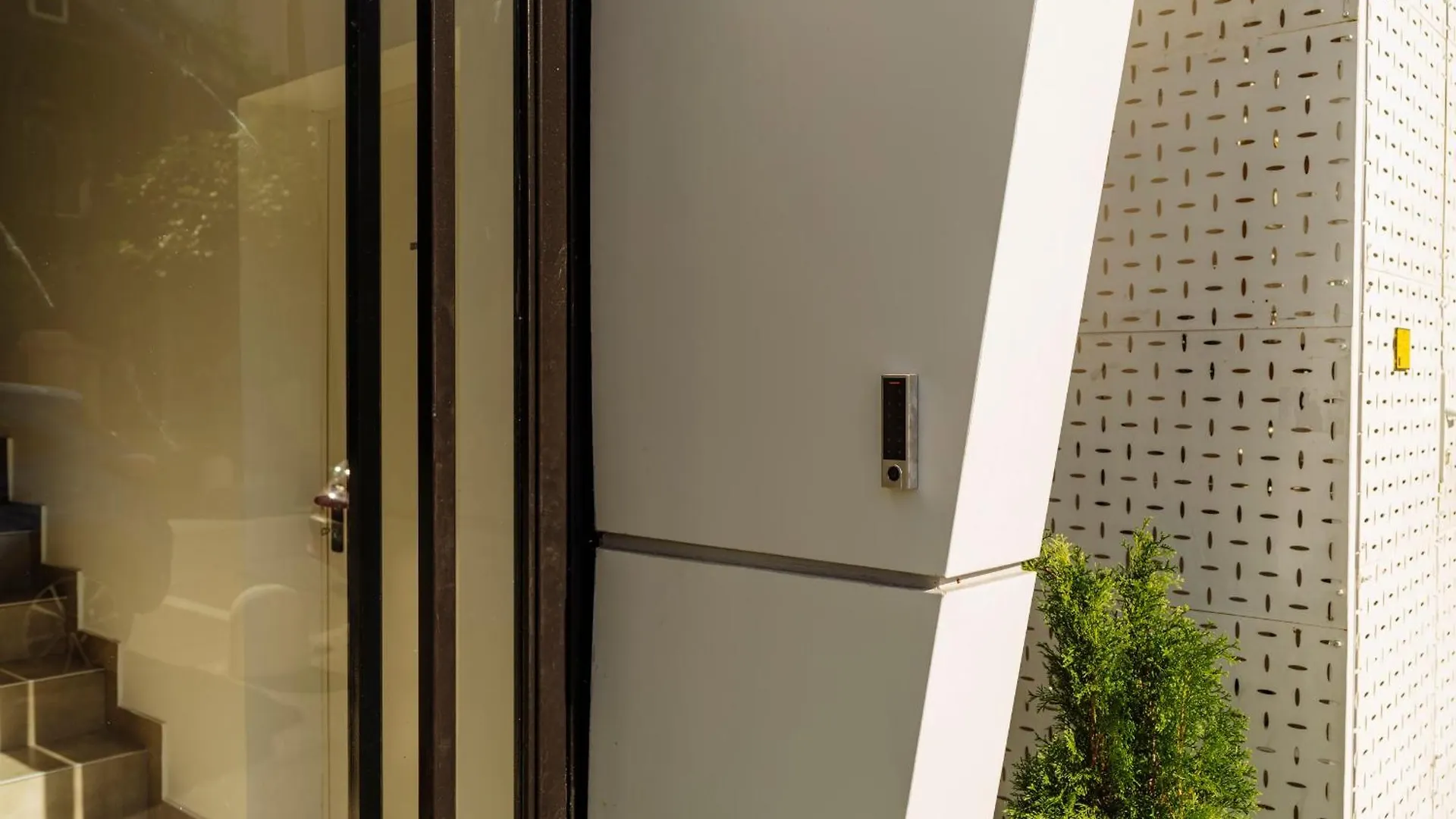 Central 2 Apartment - New Building & Parking Bucharest Romania
